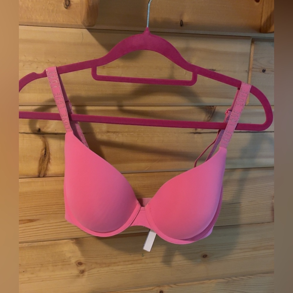 Victoria’s Secret Lightly Lined Push-Up Bra 32DD | Pink Logo Straps
